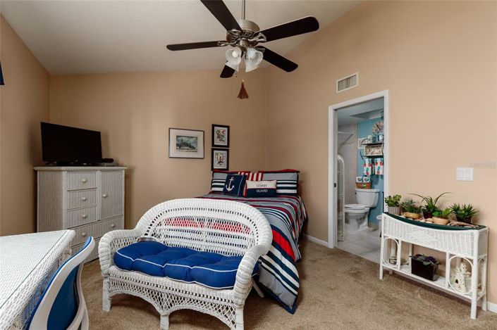 Image No.36-2 Bed Property for sale