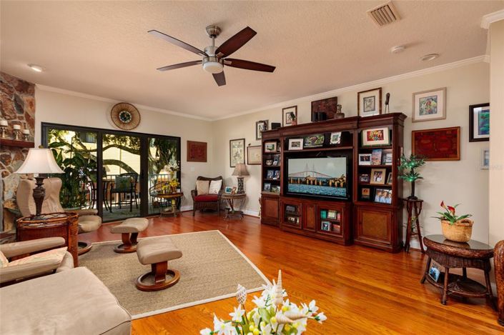 Image No.63-2 Bed Property for sale