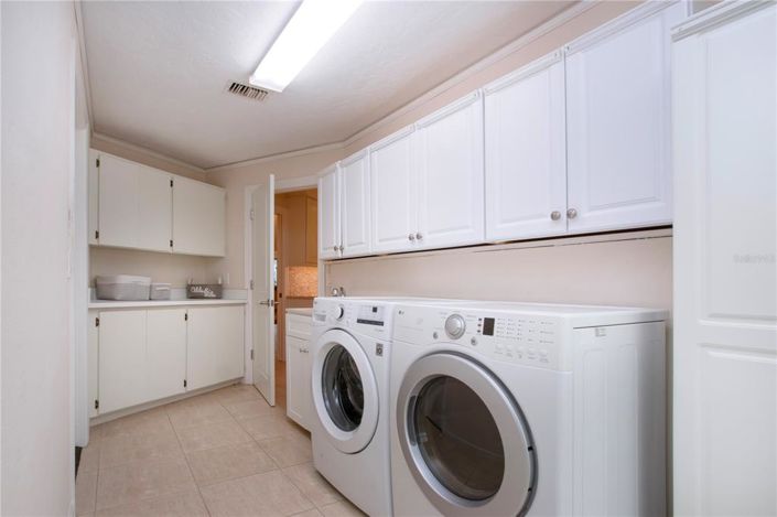 Image No.24-4 Bed Property for sale