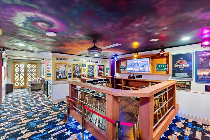 Image No.17-20 Bed Property for sale