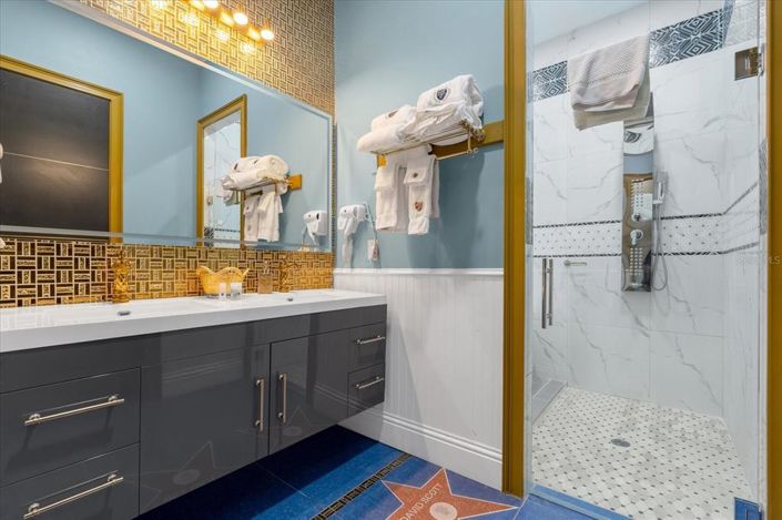 Image No.34-20 Bed Property for sale