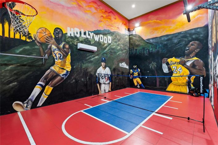 Image No.5-20 Bed Property for sale