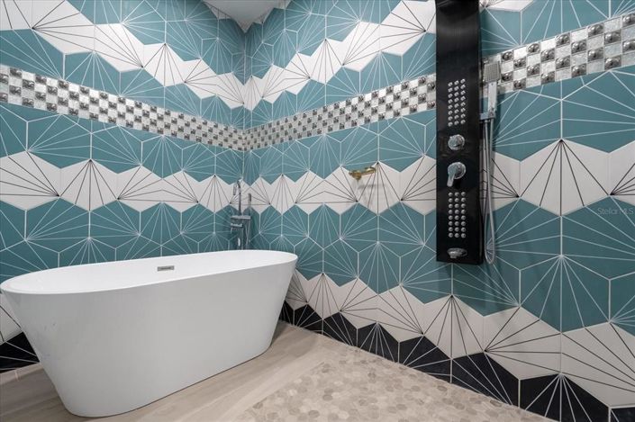 Image No.69-20 Bed Property for sale