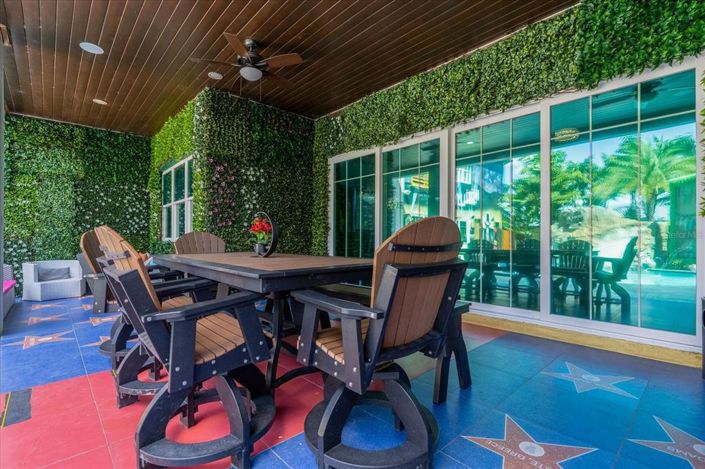 Image No.78-20 Bed Property for sale