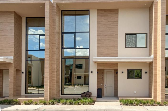 Image No.1-4 Bed Townhouse for sale