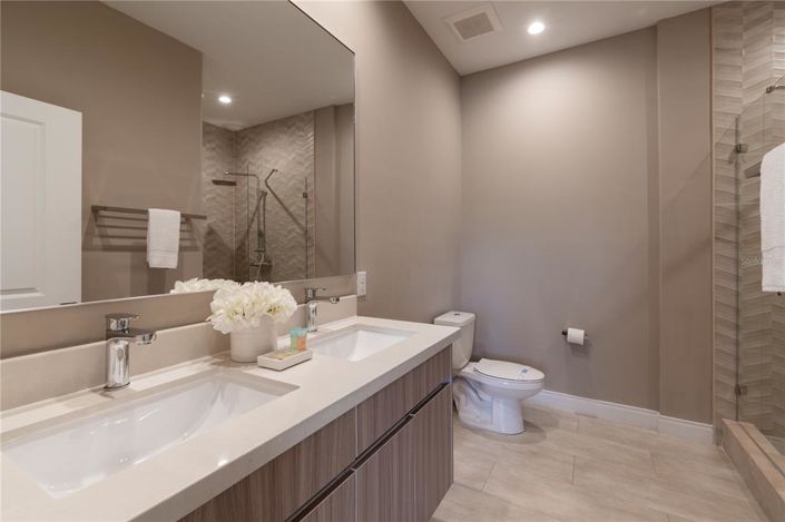 Image No.15-4 Bed Townhouse for sale