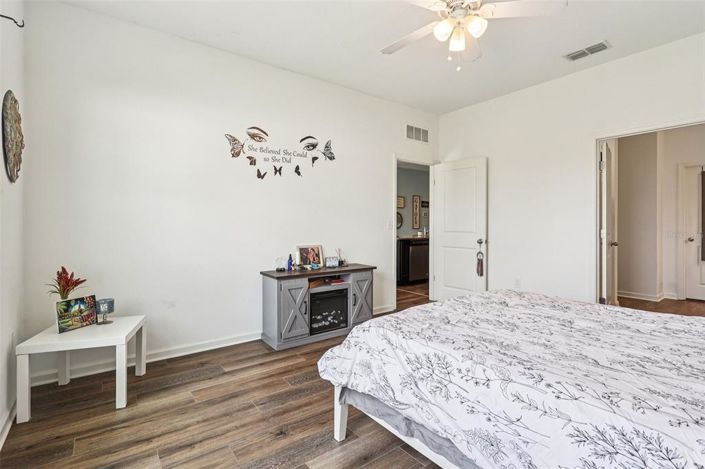 Image No.18-4 Bed Property for sale