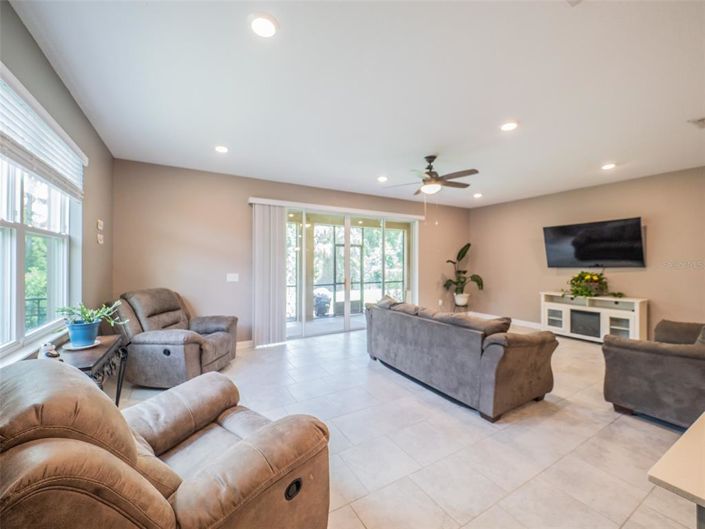 Image No.19-5 Bed Property for sale