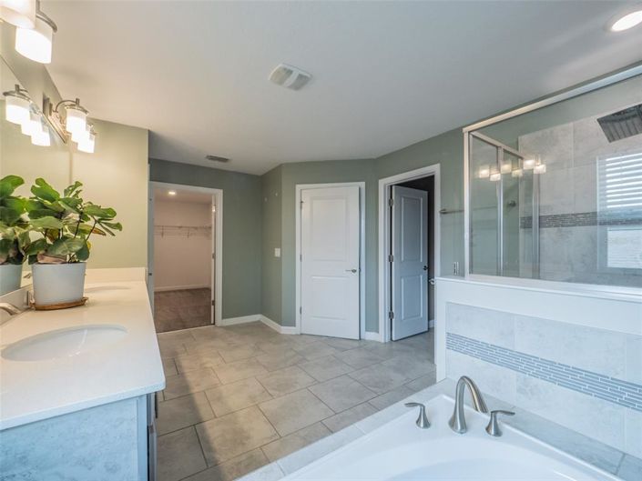 Image No.33-5 Bed Property for sale