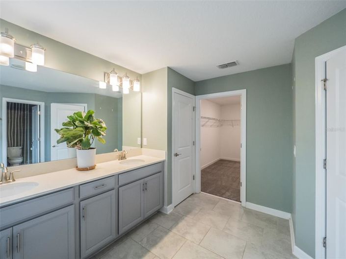 Image No.36-5 Bed Property for sale