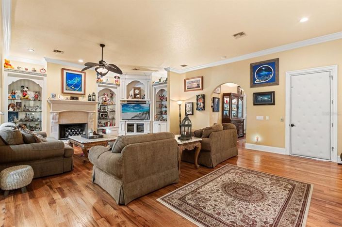 Image No.21-5 Bed Property for sale