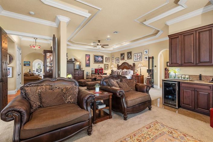 Image No.23-5 Bed Property for sale