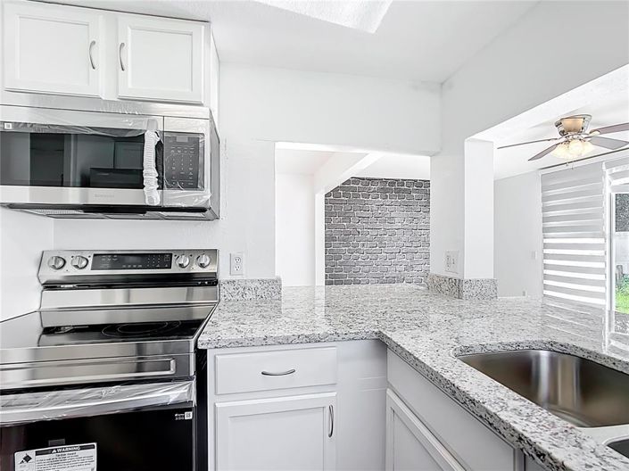 Image No.10-4 Bed Townhouse for sale