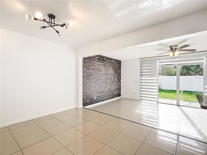 Image No.11-4 Bed Townhouse for sale