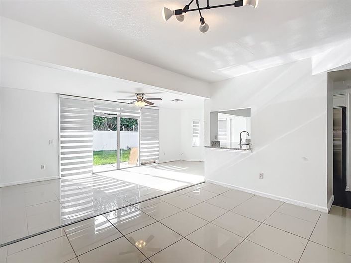 Image No.12-4 Bed Townhouse for sale