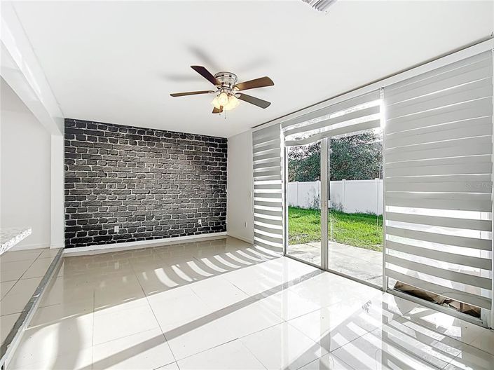 Image No.15-4 Bed Townhouse for sale