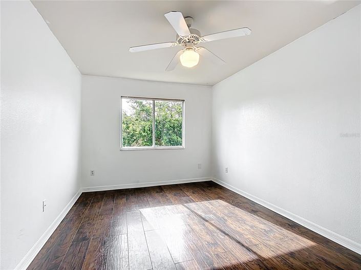 Image No.22-4 Bed Townhouse for sale