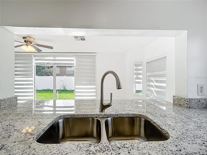 Image No.8-4 Bed Townhouse for sale