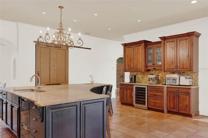 Image No.19-4 Bed Property for sale