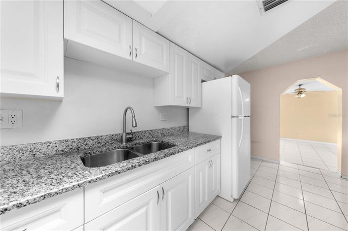 Image No.39-3 Bed Property for sale