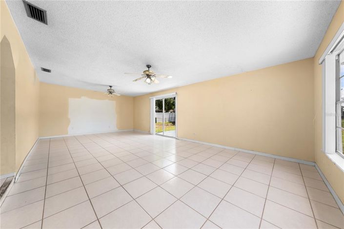 Image No.43-3 Bed Property for sale