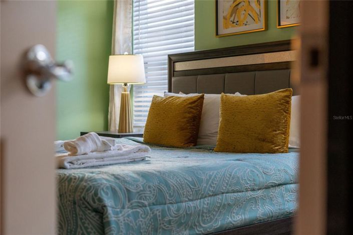 Image No.16-8 Bed Property for sale