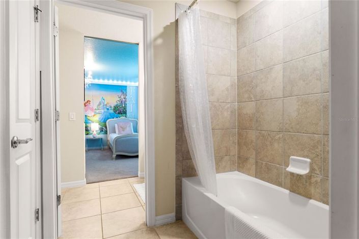 Image No.25-8 Bed Property for sale