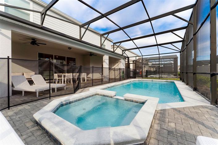 Image No.52-8 Bed Property for sale