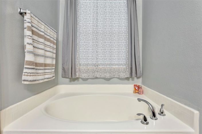 Image No.19-4 Bed Property for sale