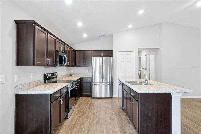 Image No.7-3 Bed Property for sale