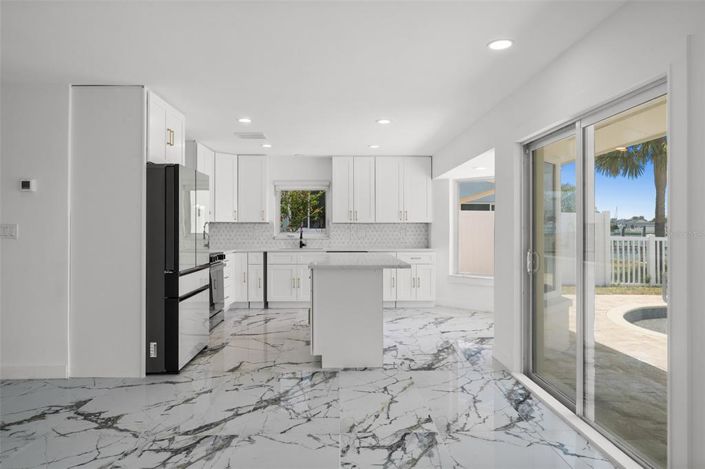 Image No.10-3 Bed Property for sale