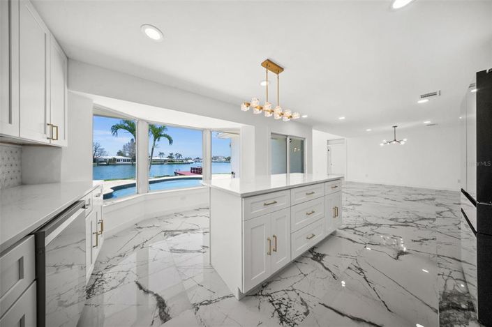 Image No.17-3 Bed Property for sale