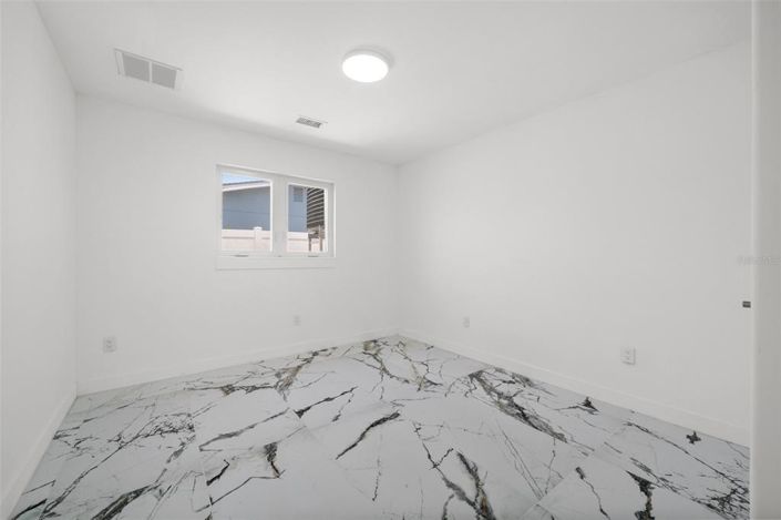 Image No.32-3 Bed Property for sale