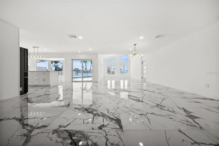 Image No.44-3 Bed Property for sale