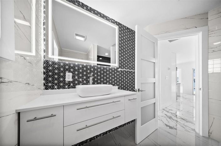 Image No.56-3 Bed Property for sale