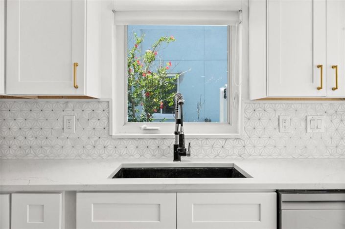 Image No.7-3 Bed Property for sale