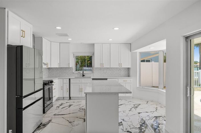 Image No.9-3 Bed Property for sale