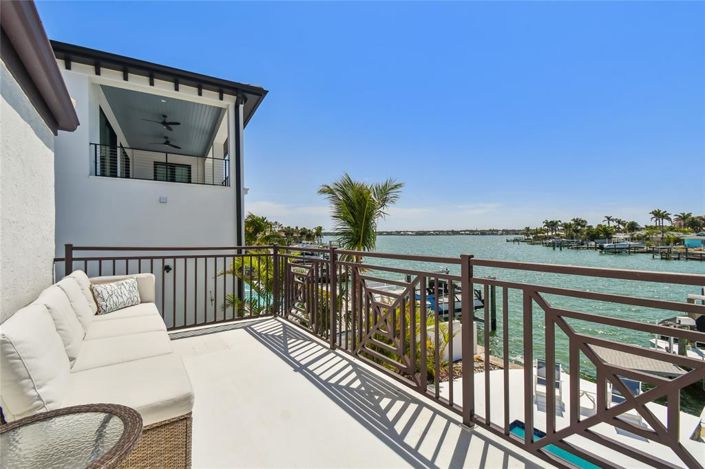 Image No.18-5 Bed Property for sale