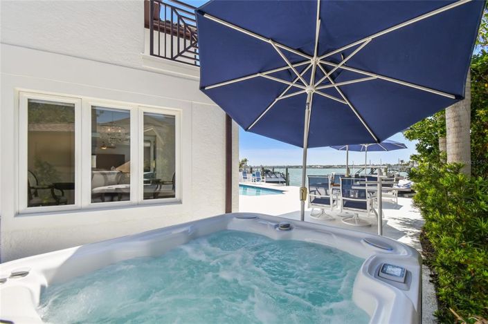 Image No.19-5 Bed Property for sale