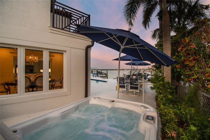 Image No.20-5 Bed Property for sale