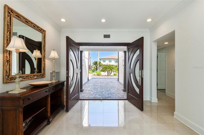 Image No.24-5 Bed Property for sale