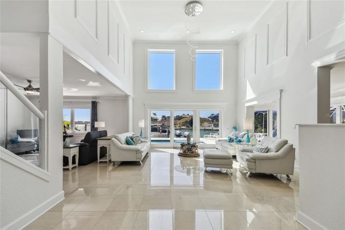 Image No.27-5 Bed Property for sale