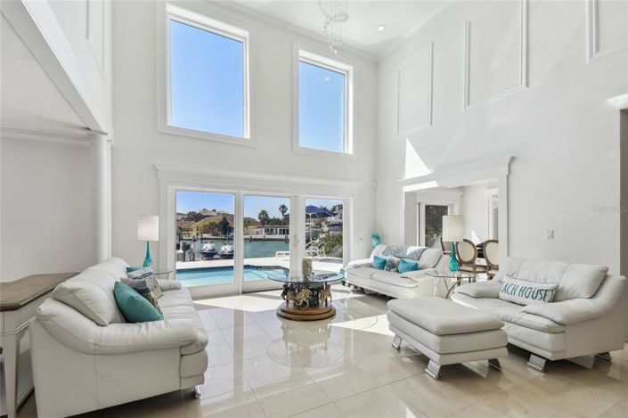 Image No.28-5 Bed Property for sale