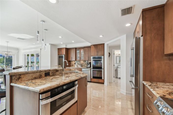 Image No.33-5 Bed Property for sale