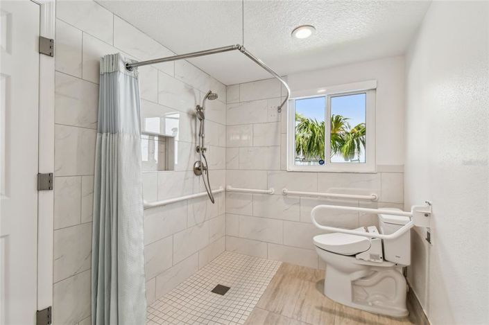 Image No.40-5 Bed Property for sale