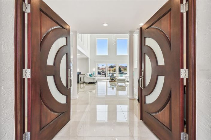 Image No.5-5 Bed Property for sale