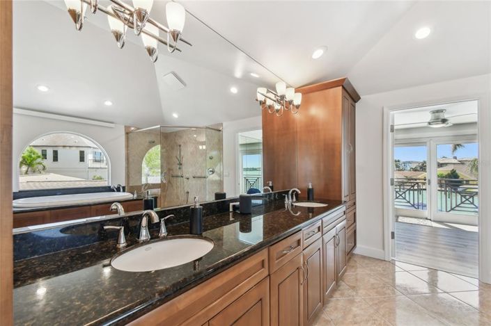 Image No.54-5 Bed Property for sale