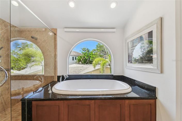 Image No.55-5 Bed Property for sale