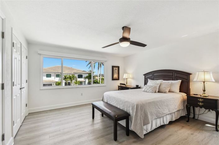 Image No.58-5 Bed Property for sale