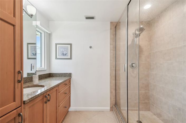 Image No.59-5 Bed Property for sale